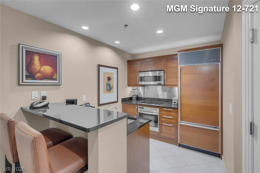 135 Harmon, Las Vegas, NV 89109