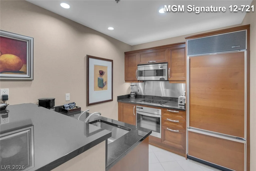 135 Harmon, Las Vegas, NV 89109