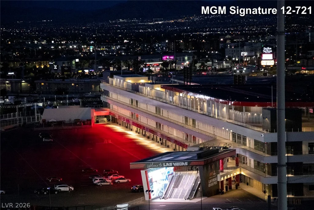 135 Harmon, Las Vegas, NV 89109