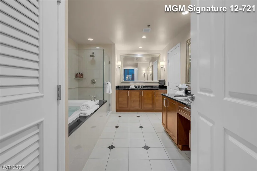 135 Harmon, Las Vegas, NV 89109