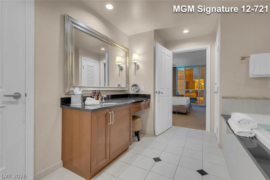 135 Harmon, Las Vegas, NV 89109