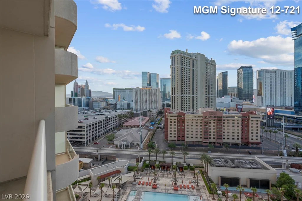 135 Harmon, Las Vegas, NV 89109