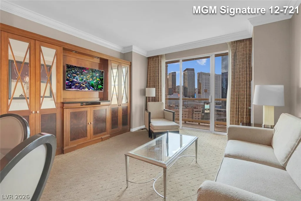 135 Harmon, Las Vegas, NV 89109