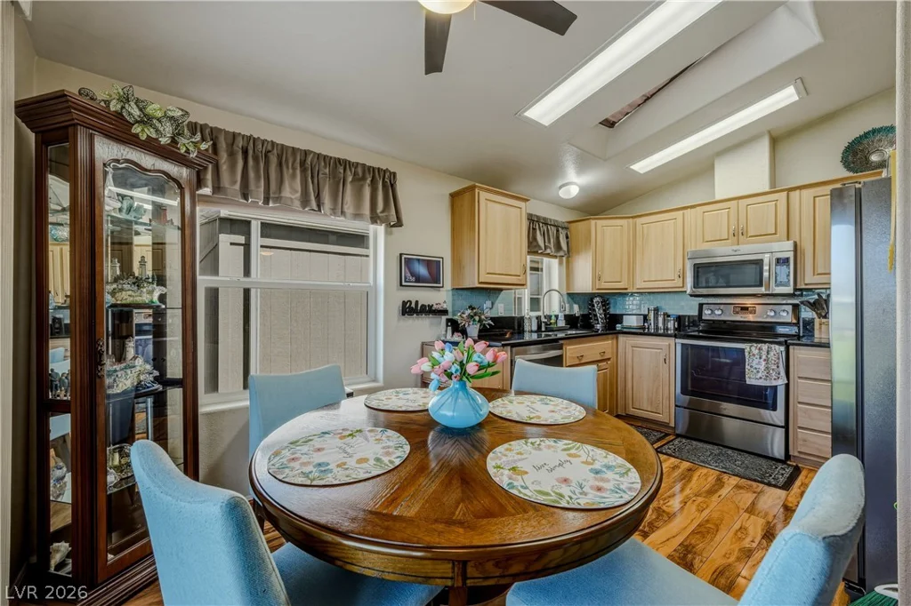 320 Montecito, Pahrump, NV 89048