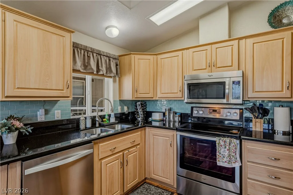 320 Montecito, Pahrump, NV 89048