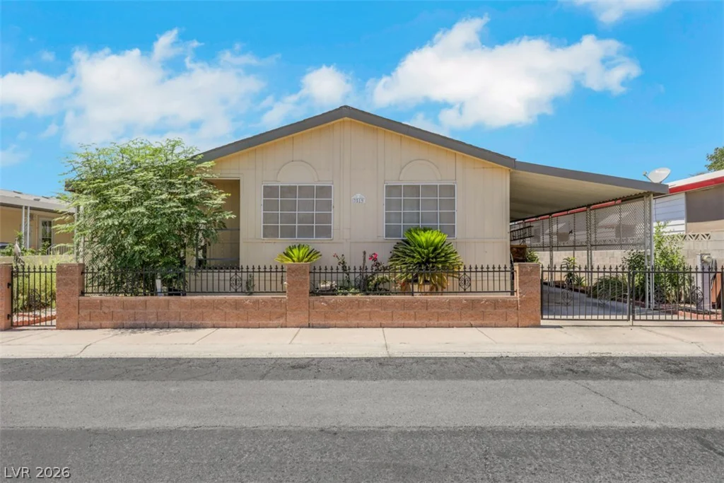 3519 Isle Royale, Las Vegas, NV 89122