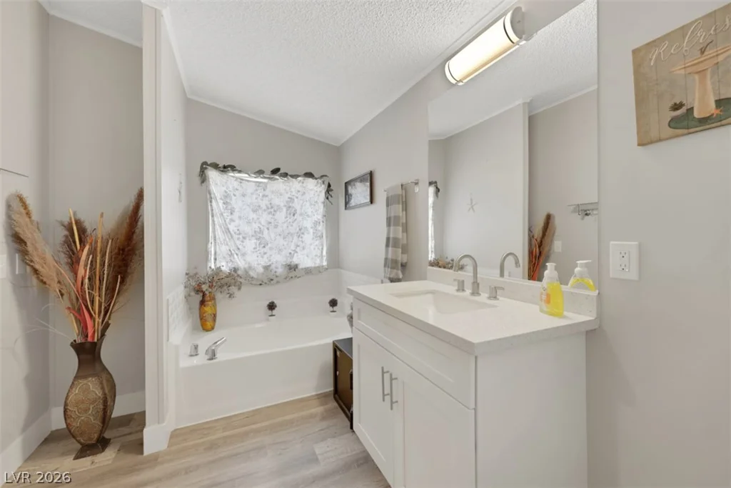 3519 Isle Royale, Las Vegas, NV 89122