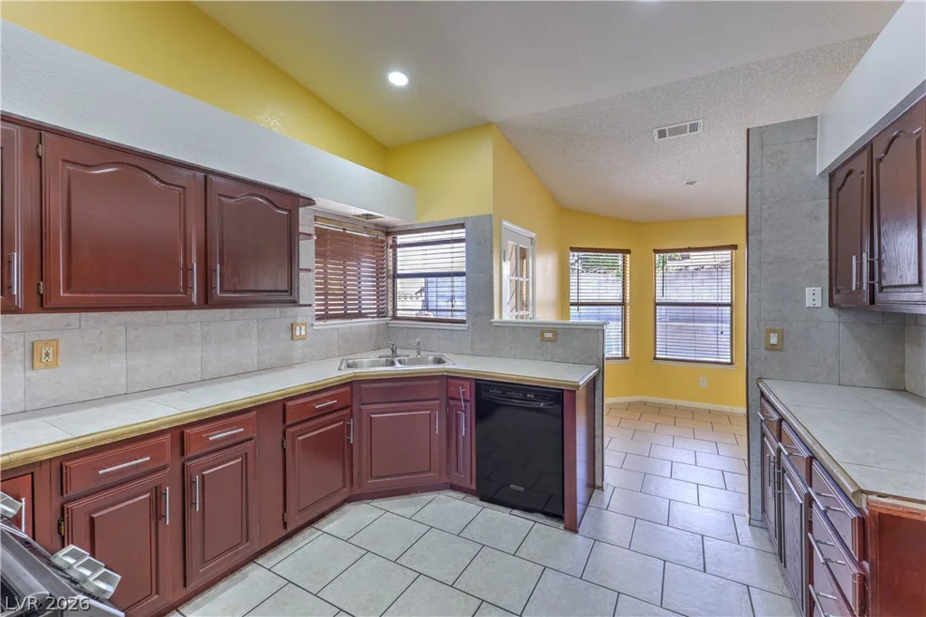 6105 Sadler, Las Vegas, NV 89130
