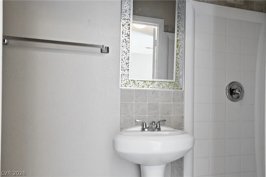 3111 Chadford, Las Vegas, NV 89102
