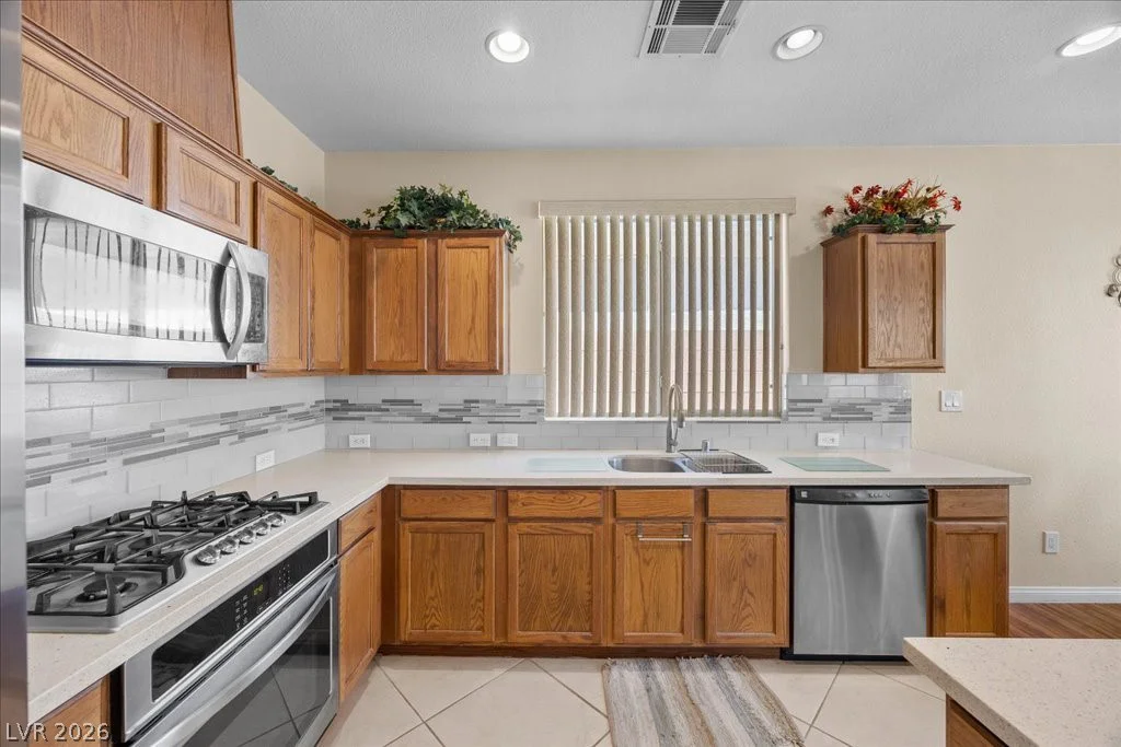 8734 Livermore Valley, Las Vegas, NV 89178