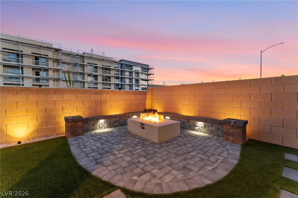 1945 Rini Ridge, North Las Vegas, NV 89031