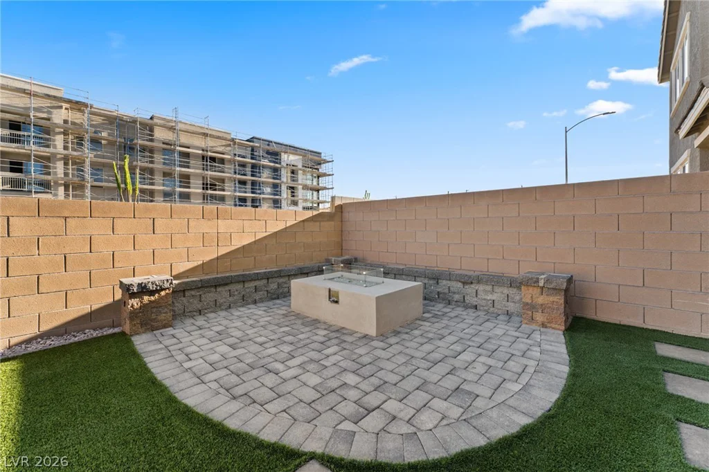 1945 Rini Ridge, North Las Vegas, NV 89031