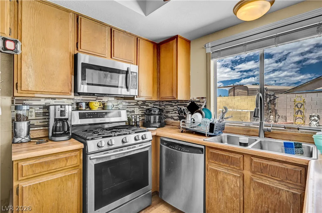 5614 Grossmont, Las Vegas, NV 89110