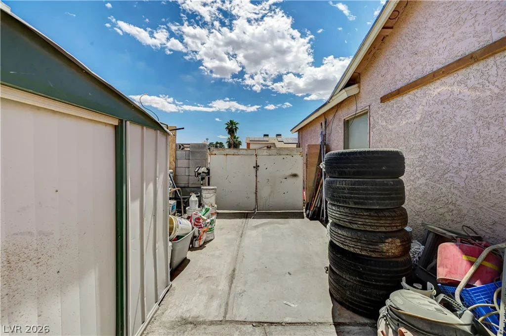 5614 Grossmont, Las Vegas, NV 89110