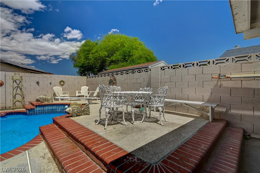 5614 Grossmont, Las Vegas, NV 89110