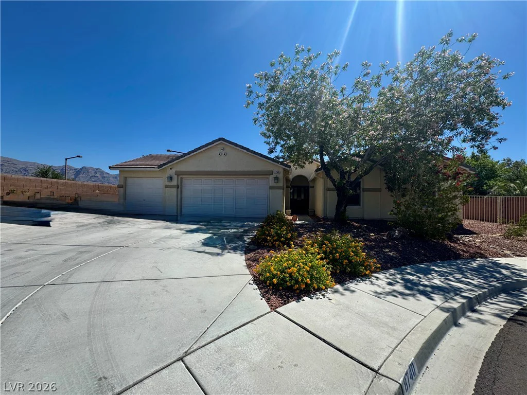 8740 Cave Junction, Las Vegas, NV 89131