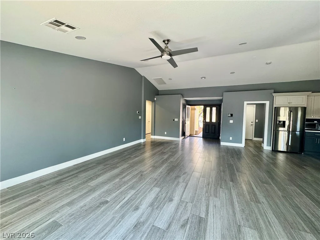8740 Cave Junction, Las Vegas, NV 89131