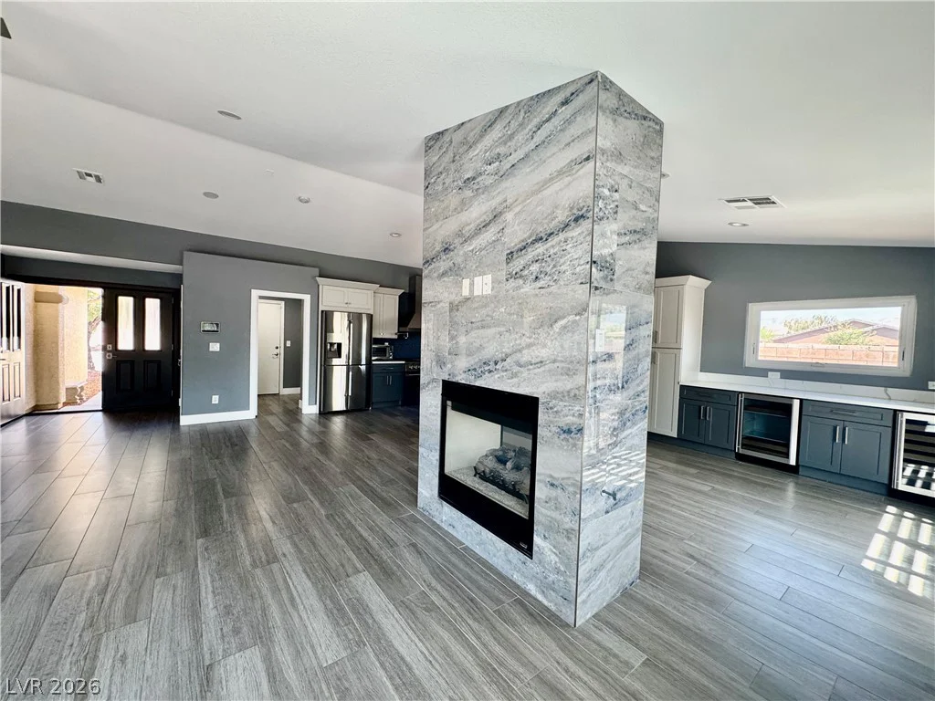 8740 Cave Junction, Las Vegas, NV 89131