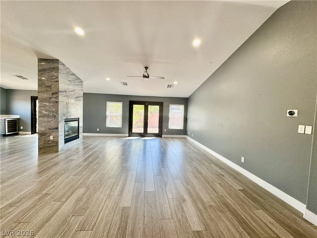 8740 Cave Junction, Las Vegas, NV 89131