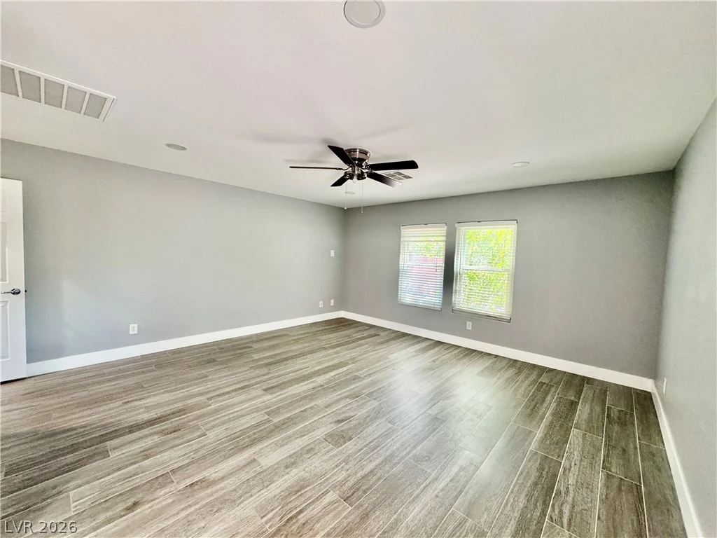 8740 Cave Junction, Las Vegas, NV 89131