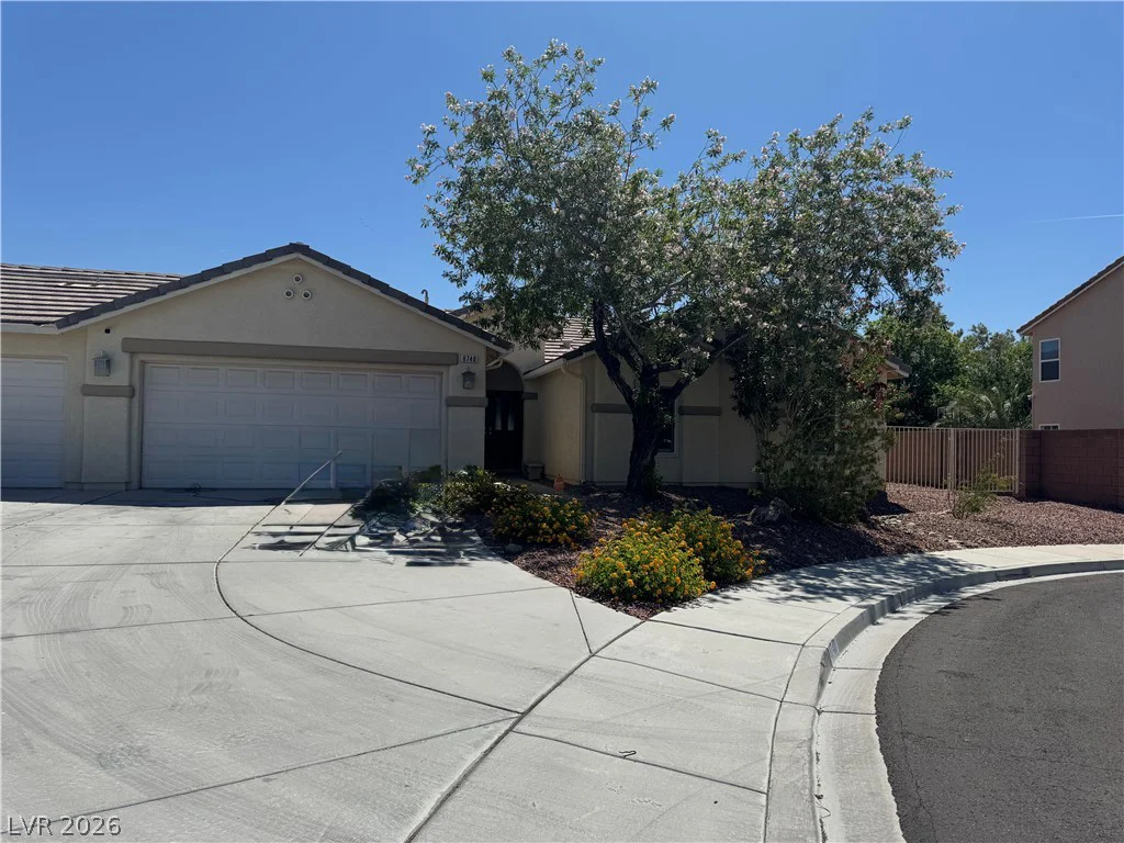 8740 Cave Junction, Las Vegas, NV 89131