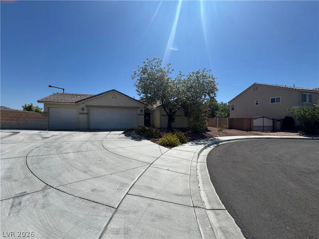 8740 Cave Junction, Las Vegas, NV 89131