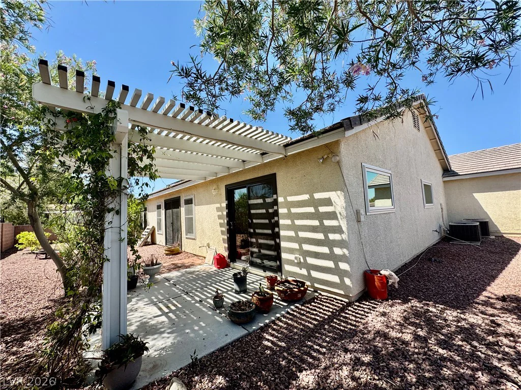 8740 Cave Junction, Las Vegas, NV 89131