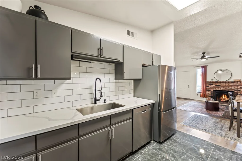 4247 Rollingstone, Las Vegas, NV 89103