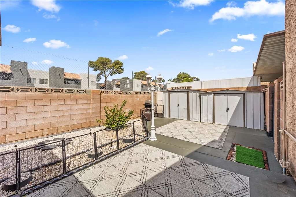 4247 Rollingstone, Las Vegas, NV 89103