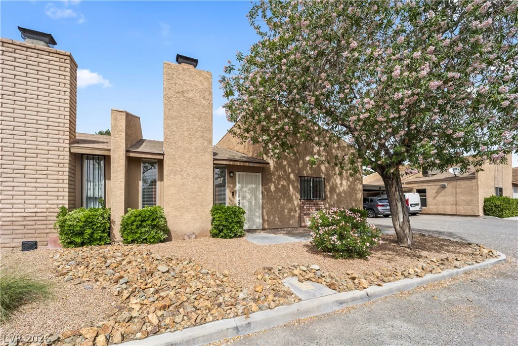 4247 Rollingstone, Las Vegas, NV 89103