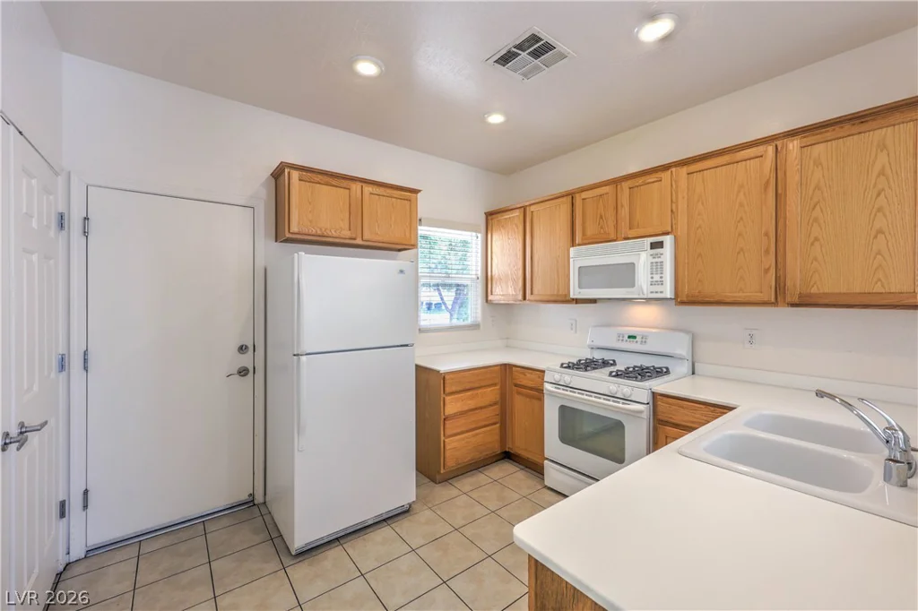 7825 Wading Bird, North Las Vegas, NV 89084