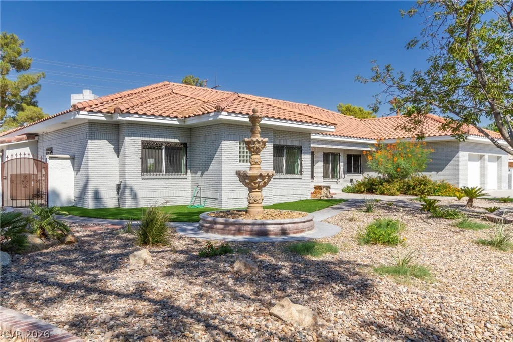 60 Levi, Las Vegas, NV 89183