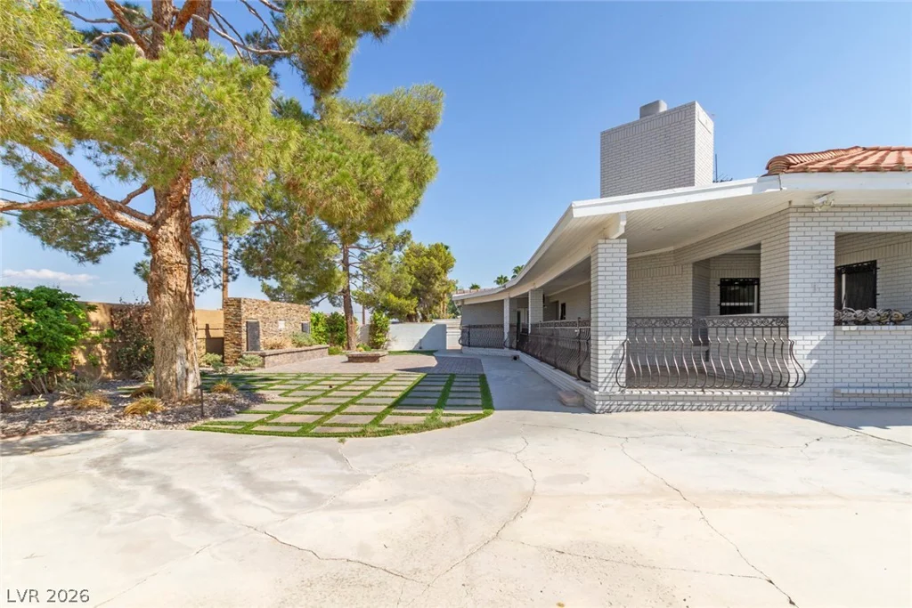 60 Levi, Las Vegas, NV 89183