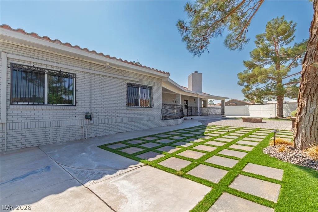 60 Levi, Las Vegas, NV 89183