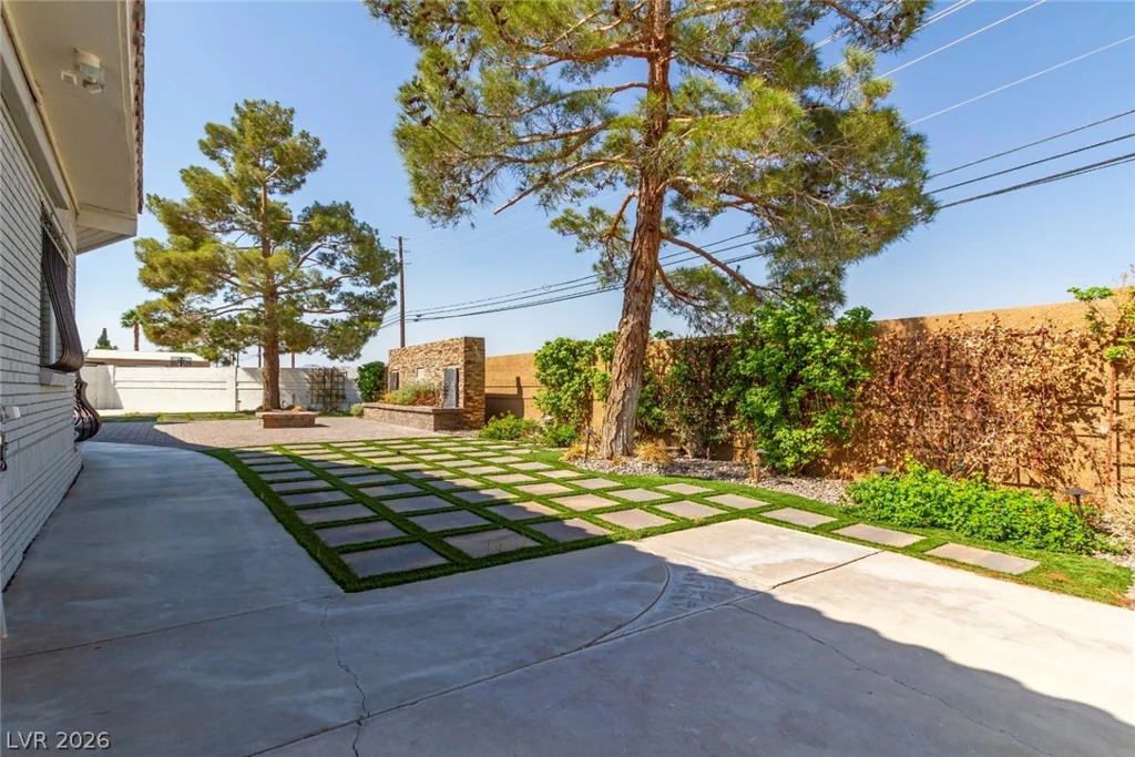 60 Levi, Las Vegas, NV 89183