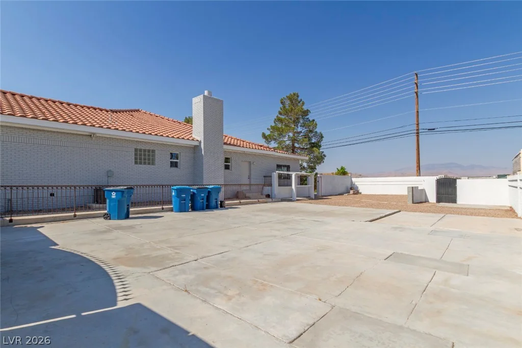 60 Levi, Las Vegas, NV 89183