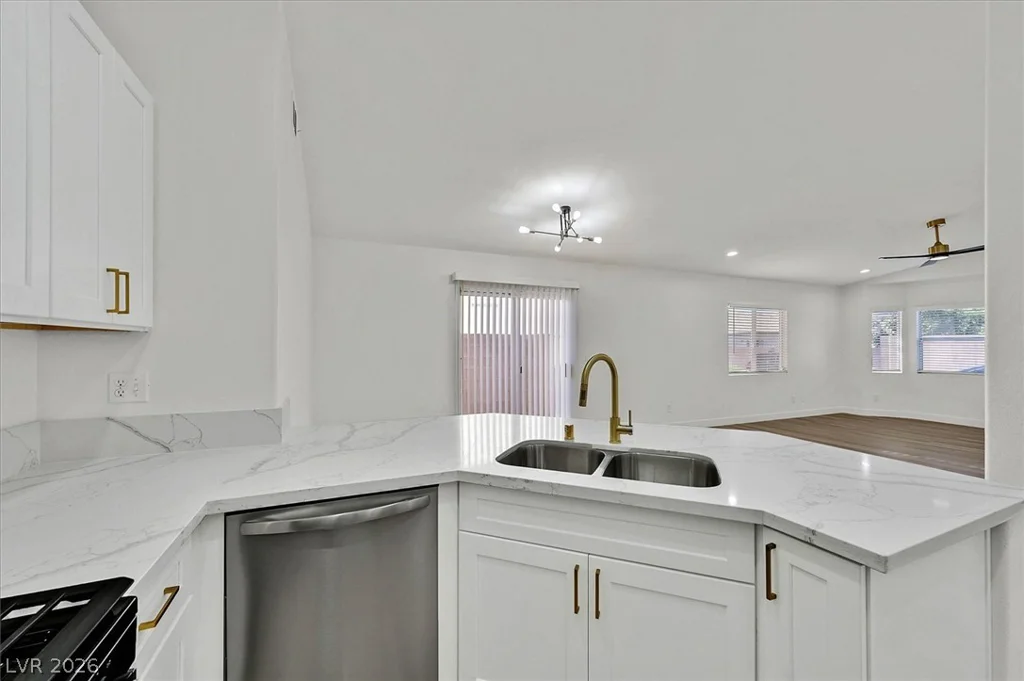 5128 El Pescador, Las Vegas, NV 89108