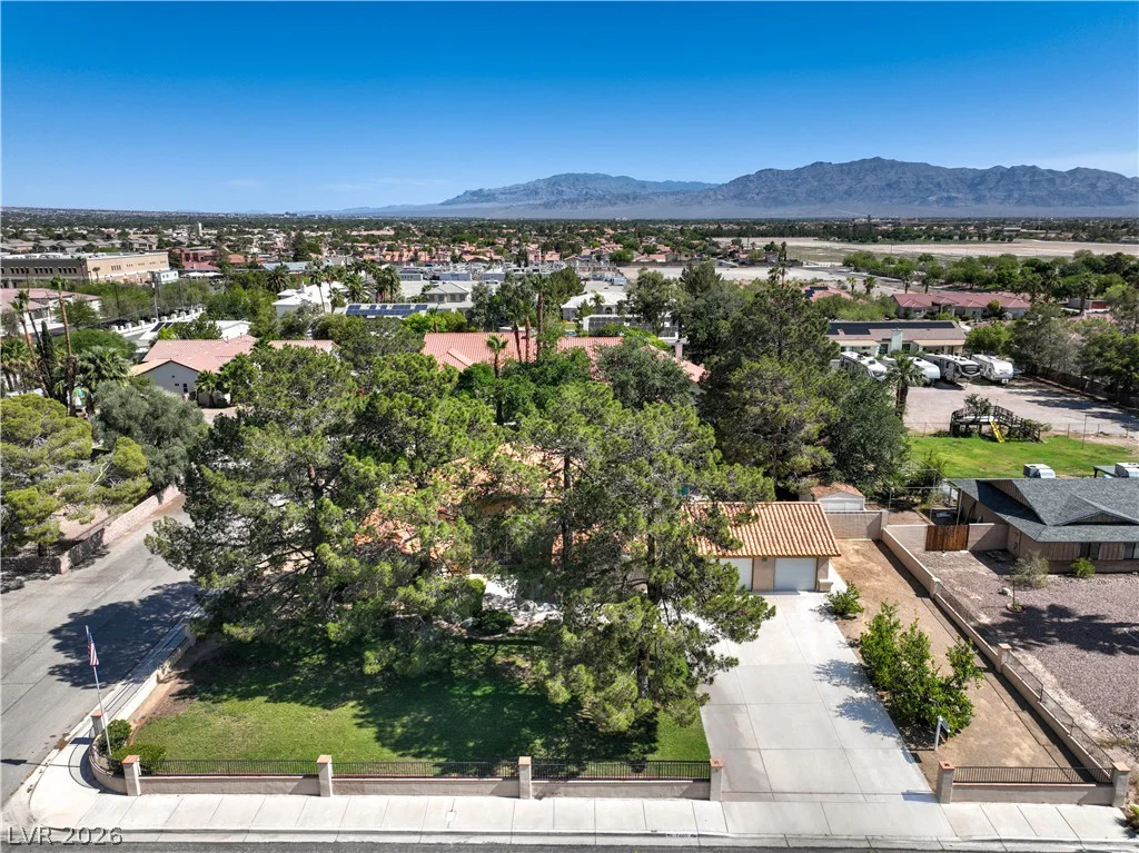 7460 Buckskin, Las Vegas, NV 89129