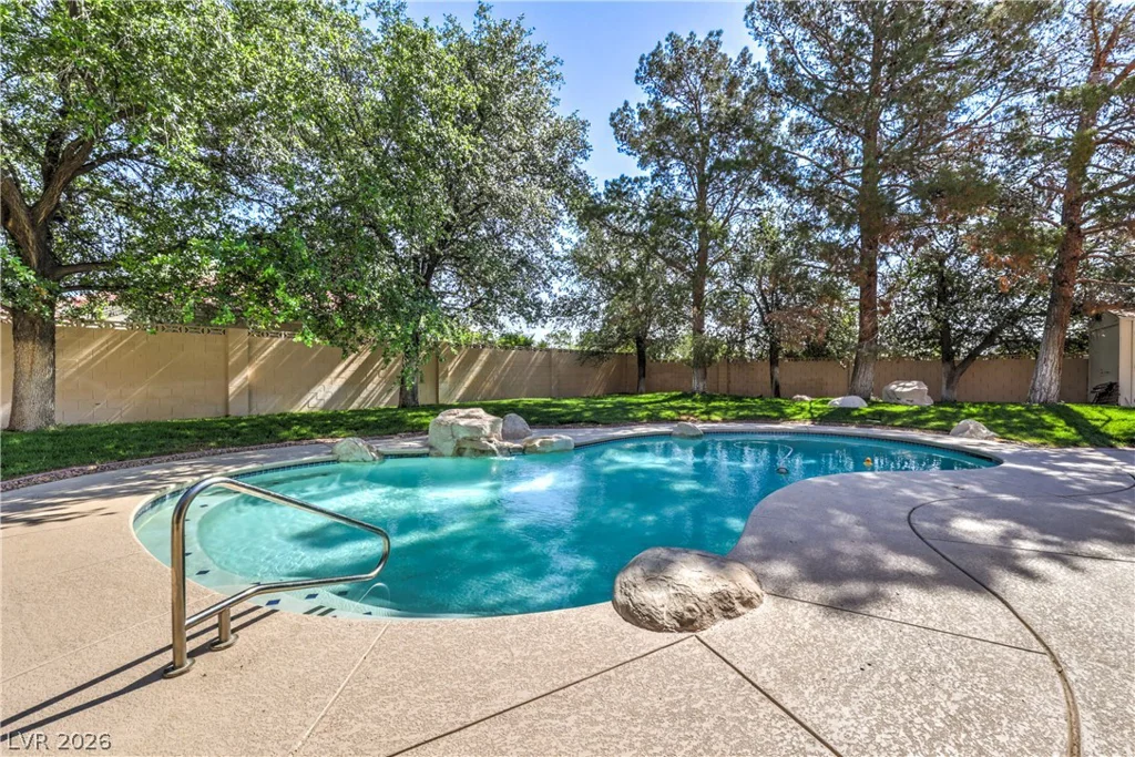 7460 Buckskin, Las Vegas, NV 89129