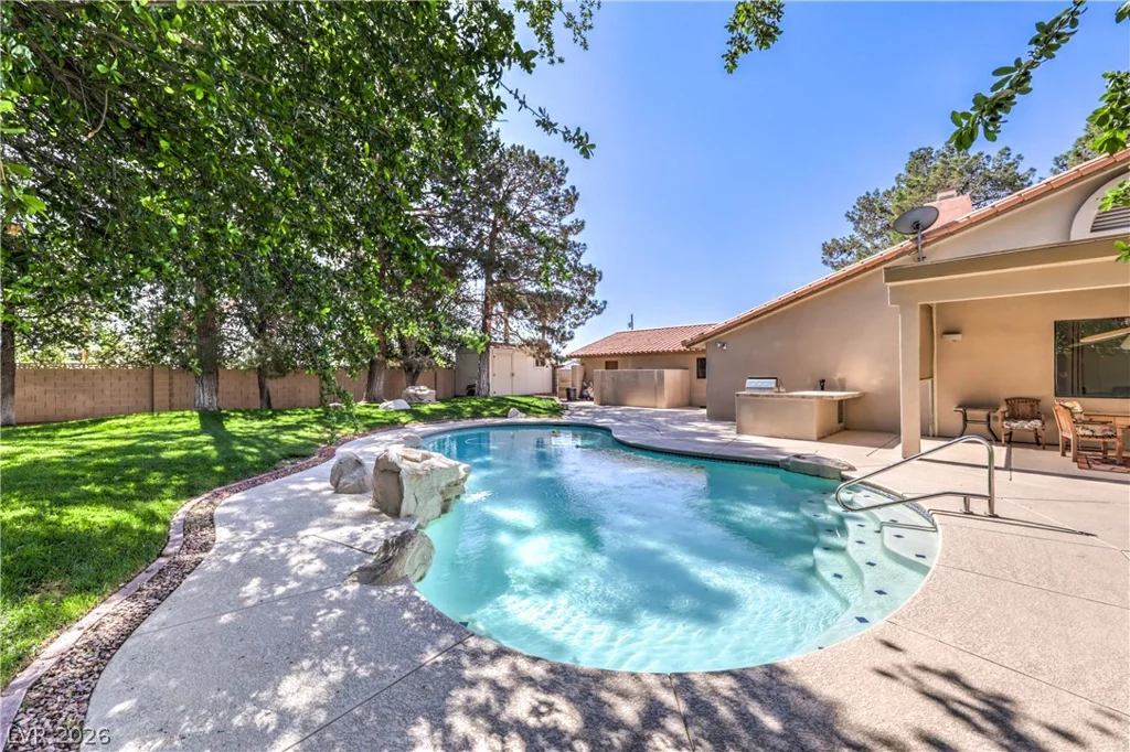 7460 Buckskin, Las Vegas, NV 89129