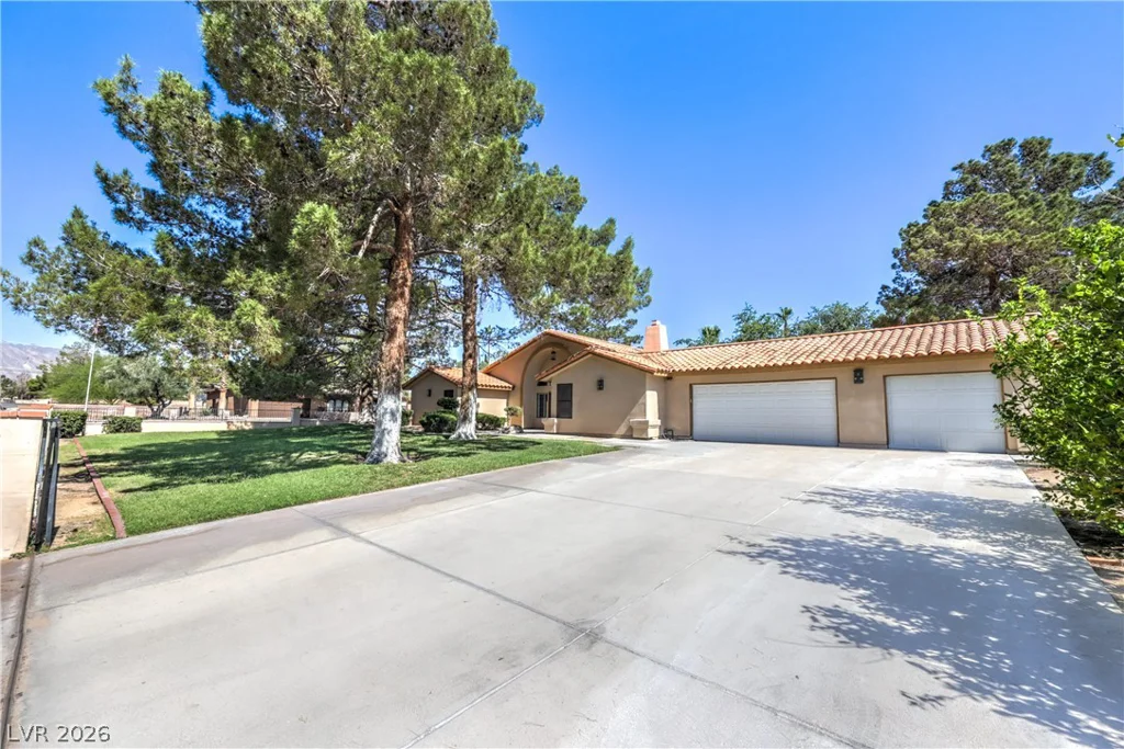 7460 Buckskin, Las Vegas, NV 89129