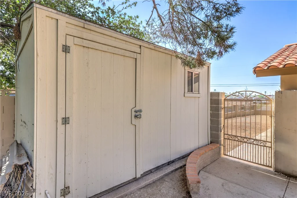 7460 Buckskin, Las Vegas, NV 89129