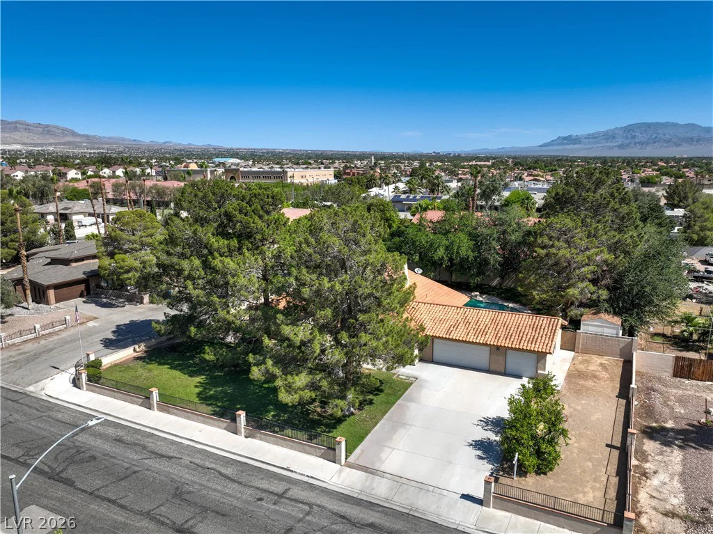 7460 Buckskin, Las Vegas, NV 89129