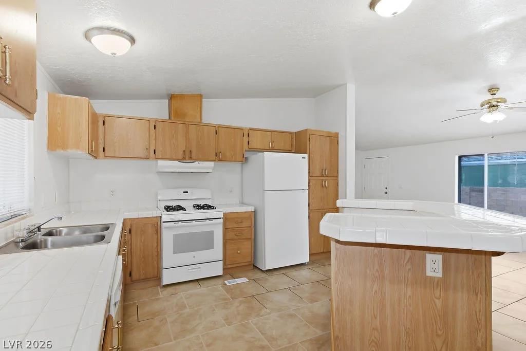 5915 Sassy Rose, Las Vegas, NV 89122