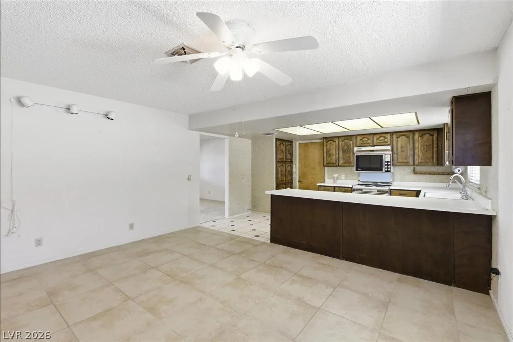 1073 Sidehill, Las Vegas, NV 89110