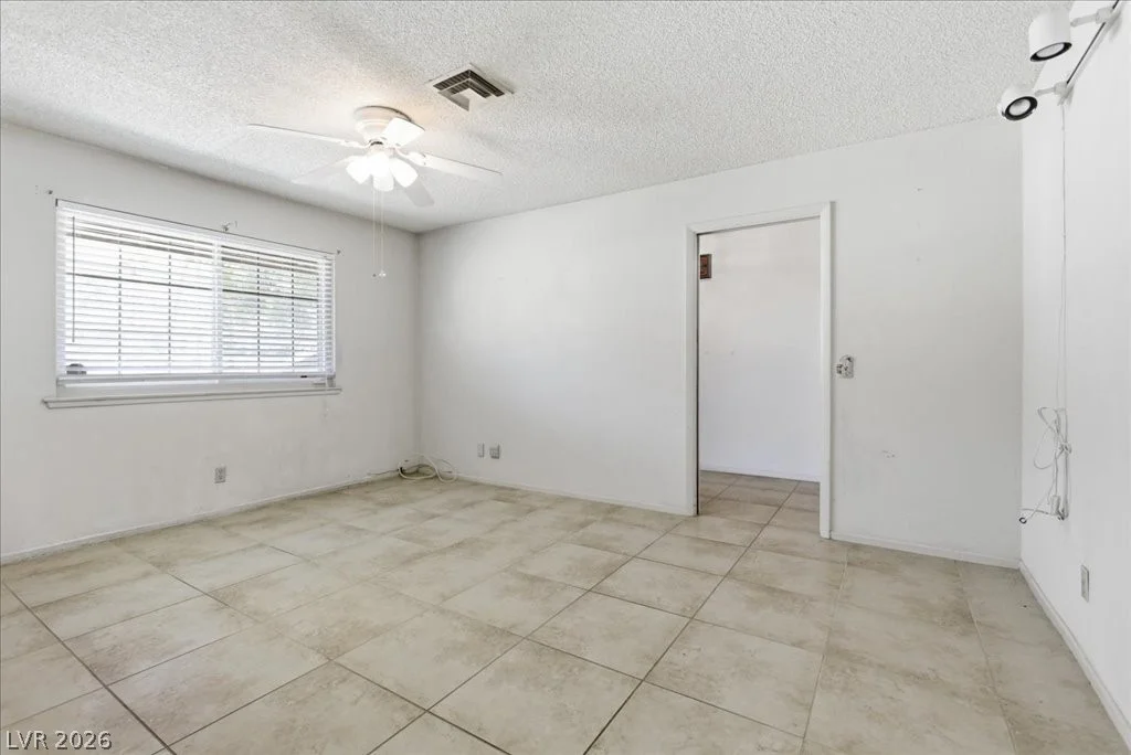 1073 Sidehill, Las Vegas, NV 89110