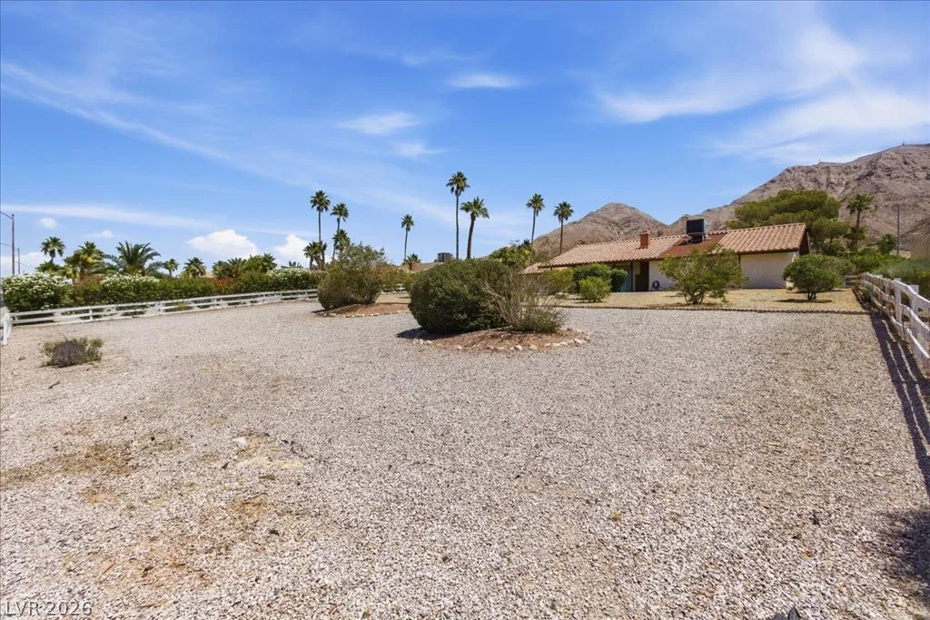 1073 Sidehill, Las Vegas, NV 89110