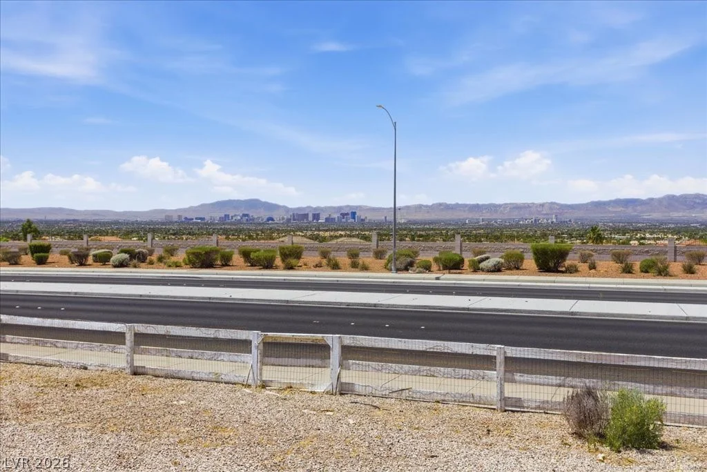 1073 Sidehill, Las Vegas, NV 89110