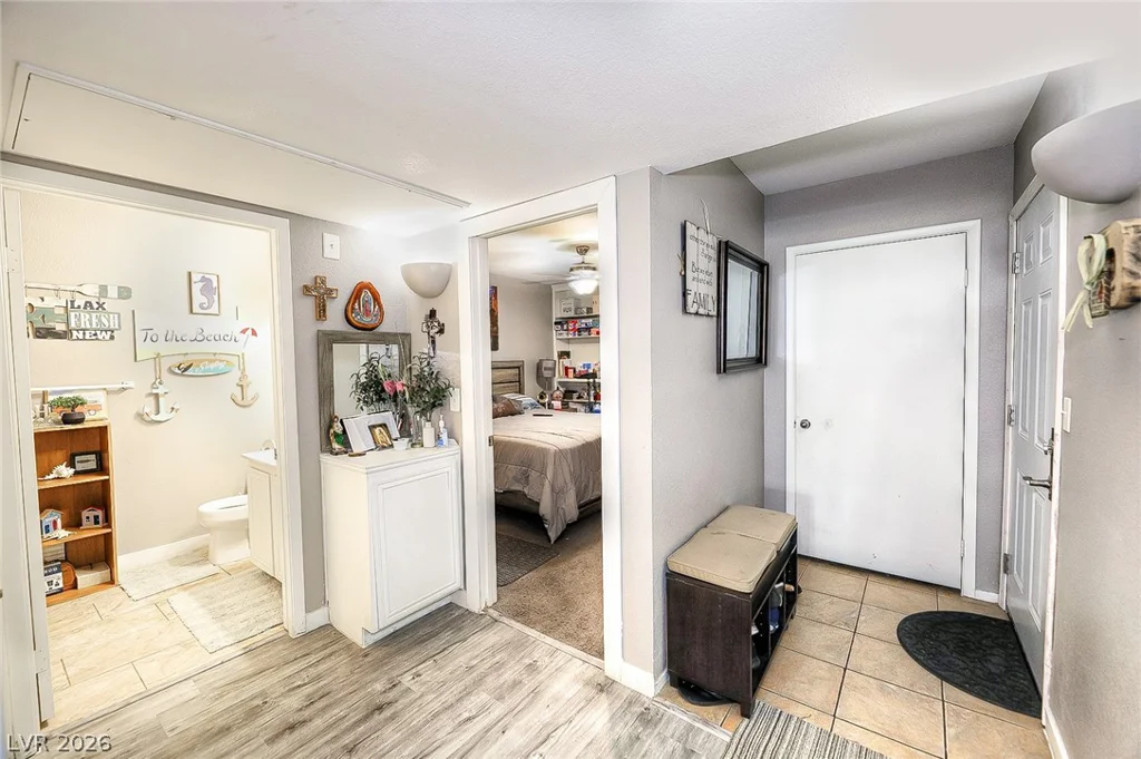 1909 Desert Falls, Las Vegas, NV 89128