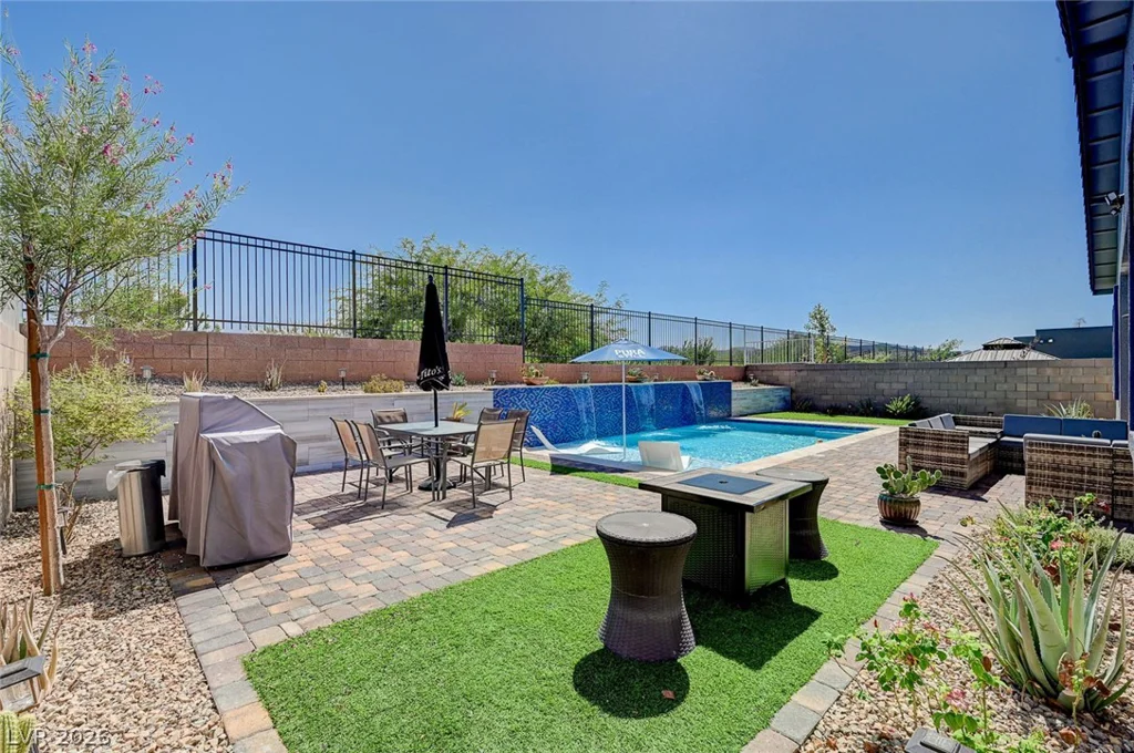 33 Reverie Heights, Henderson, NV 89011